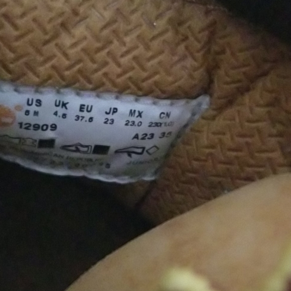 Timberland 6 inch wheat boot size 5 - Picture 3 of 5